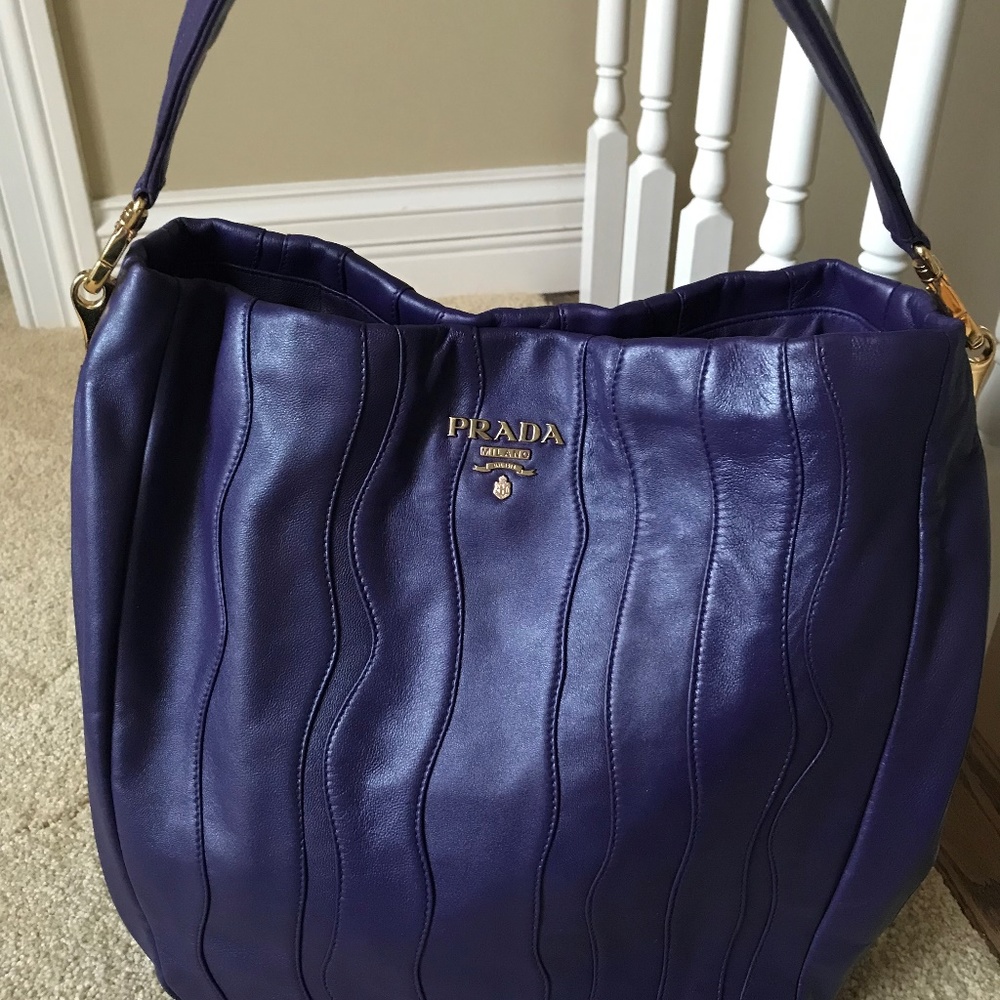 $2K Authentic PRADA Leather Handbag